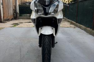 Honda Vfr 800 V-Tec colore Bianca e Nera