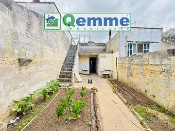 CASA SINGOLA CON GIARDINO