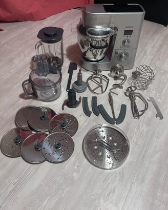 Kenwood Cooking Chef KM080 con accessori