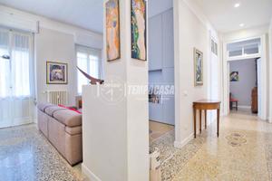 QUADRILOCALE RISTRUTTURATO , ANNESSA SOFFITTA E CA