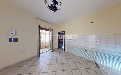 Appartamento di 2 vani e acc. con posto auto, Afra