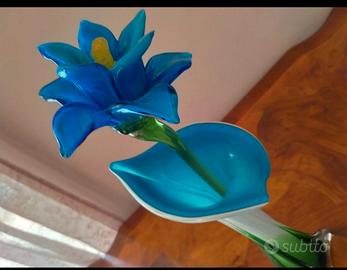 vaso e fiore in vetro di Murano