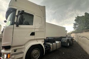 Scania R 490 trasporto casse mobili