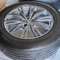 Cerchi Alfa Stelvio Gomme 235/60 R18 estive