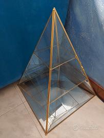 Vetrinetta da tavolo per oggettistica a forma Pira