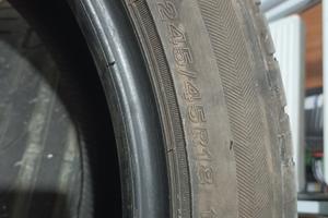 Gomme auto