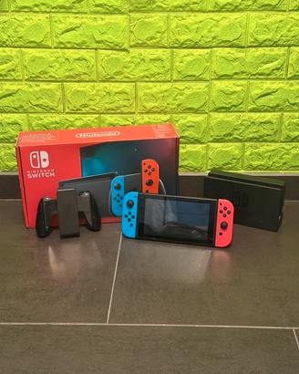 Nintendo Switch V2 Pari al nuovo!