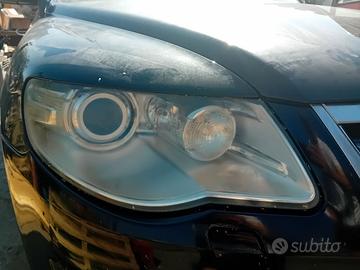 Faro destro XENON  VOLKSWAGEN TOUAREG