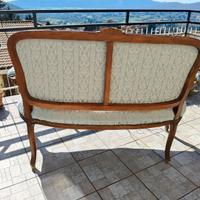 Divanetto in legno
