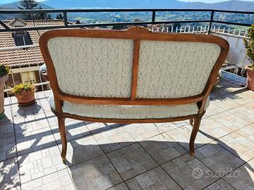 Divanetto in legno