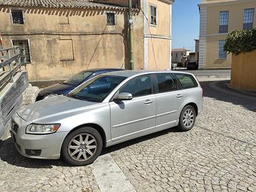 VOLVO V 50