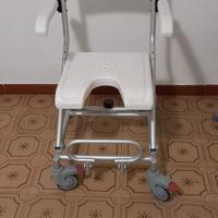 Sedia a rotelle per doccia