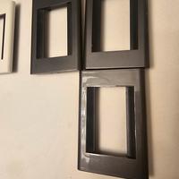 Placche bticino living grigio scuro 