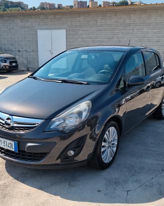 Opel Corsa 1.2 5 porte Cosmo