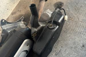 Marmitta airbox serbatoio olio Piaggio Zip 50 2T