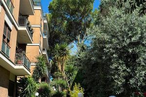 2 LOCALI A ROMA