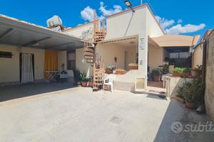 Triscina casa indipendente con veranda esterna