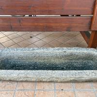Vasca scavata nella pietra