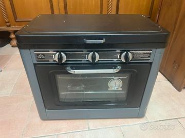 Forno con fuochi campeggio