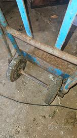 Carrello portapacchi blu a due ruote