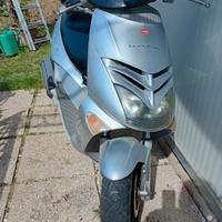 scooter Aprilia Leonardo 125