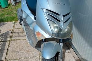 scooter Aprilia Leonardo 125
