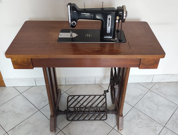 Tavolo con macchina da cucire Necchi BF Serie Nova
