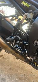 “PEDANE YAMAHA FZ1 AVDB”