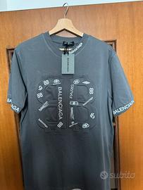 T-shirt balenciaga