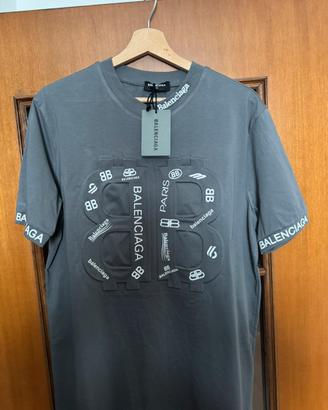 T-shirt balenciaga