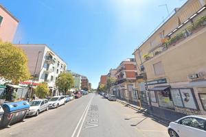 Centocelle quadrilocale con balcone