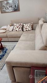 Divano angolare con penisola