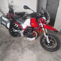 Moto Guzzi V85TT 2021 evocative graphic 