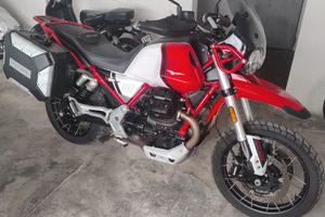 Moto Guzzi V85TT 2021 evocative graphic 