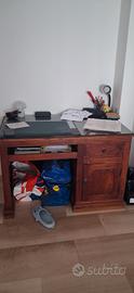 Scrivania in legno