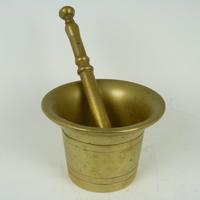 Vecchio mortaio in bronzo