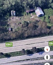 Zona altamente strategica Capannone con terreno