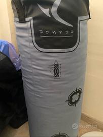 sacco da box domyos con staffa muro 