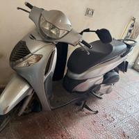 Scotter sh 125 anno 2006