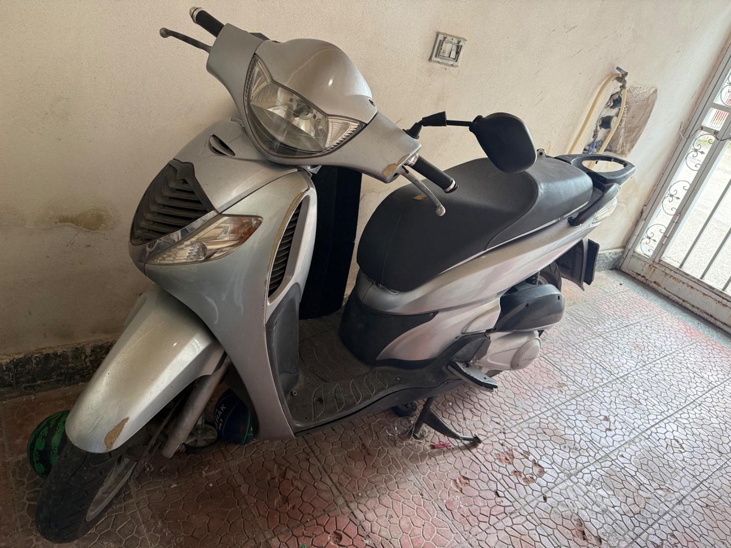 Scotter sh 125 anno 2006 - Moto e Scooter In vendita a Caserta