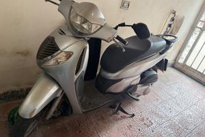 Scotter sh 125 anno 2006