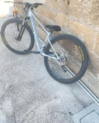 Focus whellie bike 27.5