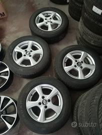 A32 - Pneumatici 205/65R15 + cerchi Peugeot