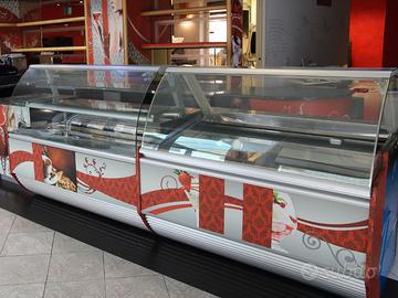 gelatiera e vetrina pasticcera