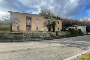 CASA INDIPENDENTE A CASALVIERI