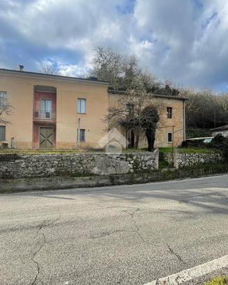 CASA INDIPENDENTE A CASALVIERI