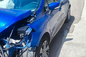 RENAUL CLIO 2019 INCIDENTATA 113.000KM