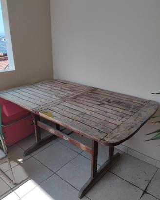 tavolo in legno da esterno  con allungo