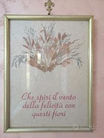 Vecchio quadro carta antaimoro con fiori naturali 