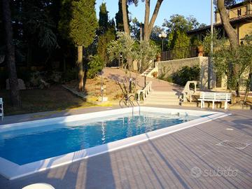 Rustico / Casale di 550 m² con più di 5 locali a M